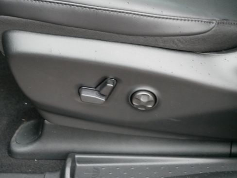 New 2026 Chrysler Pacifica Select image 13