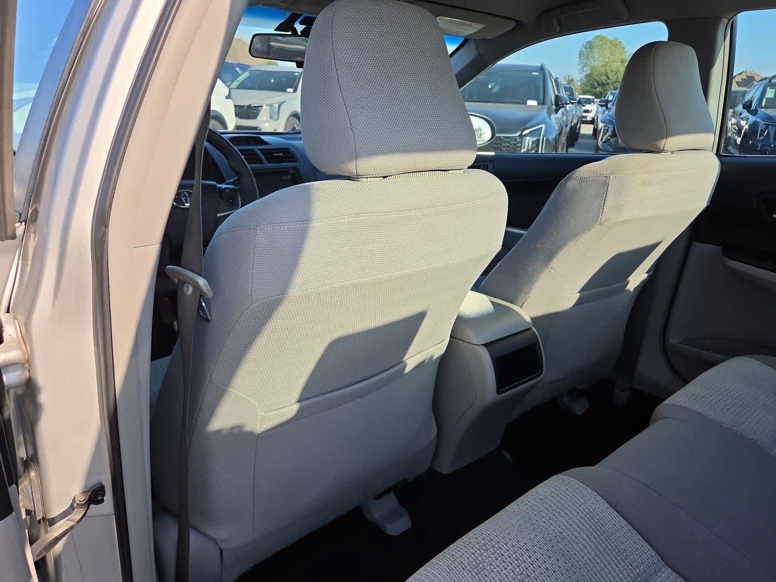Used 2013 Toyota Camry LE FWD image 16