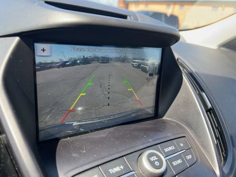 Certified 2017 Ford Escape SE w/ Equipment Group 201A image 12