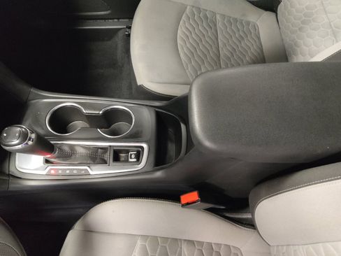 Used 2021 Chevrolet Equinox LT FWD image 26