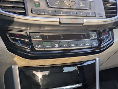 Certified 2017 Honda Accord LX image 19