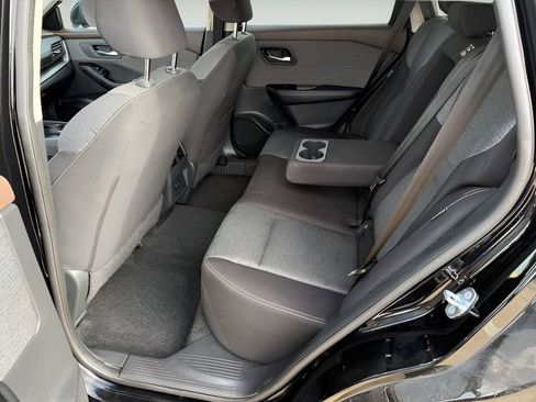 Used 2023 Nissan Rogue SV image 12