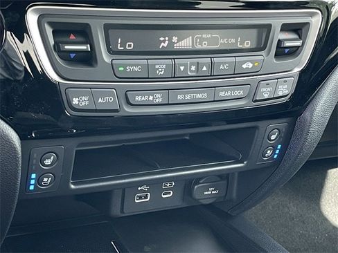 New 2025 Honda Ridgeline Black Edition image 17