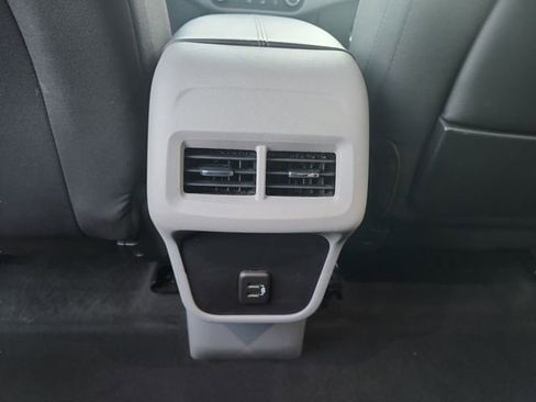 Certified 2024 GMC Terrain SLE image 32