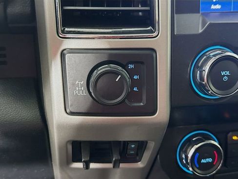 Used 2020 Ford F350 Lariat w/ Chrome Package image 20