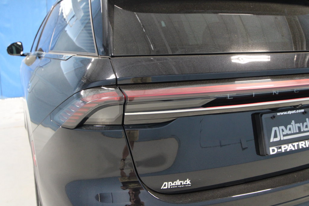 Used 2024 Lincoln Nautilus Premier AWD/4WD image 38