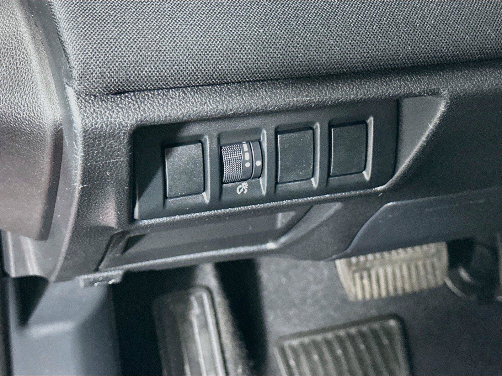 Used 2025 Subaru Outback Premium AWD/4WD image 14