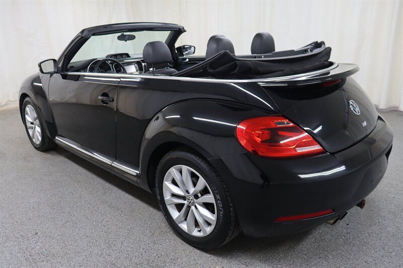Used 2014 Volkswagen Beetle TDI FWD image 5