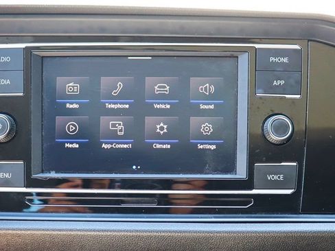 Used 2022 Volkswagen Jetta SE FWD image 48