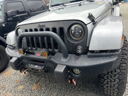 Used 2018 Jeep Wrangler Sport image 25