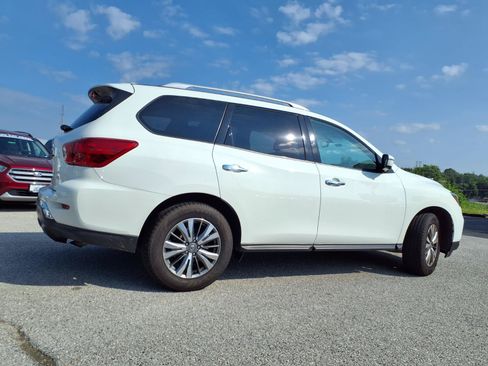 Used 2019 Nissan Pathfinder SL AWD/4WD image 31