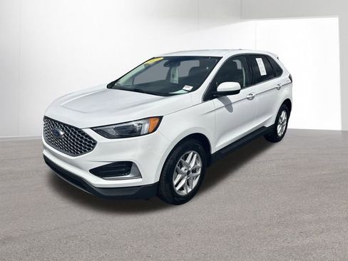 Used 2023 Ford Edge SEL image 2