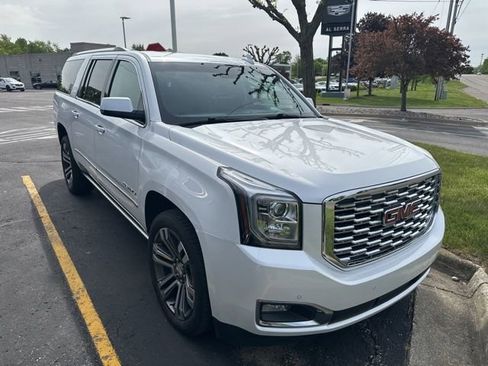 Certified 2018 GMC Yukon XL Denali w/ Denali Ultimate Package AWD/4WD image 1