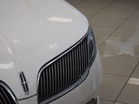 Used 2013 Lincoln MKS AWD image 5