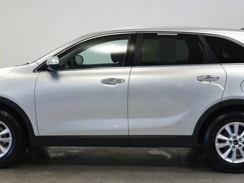 Used 2019 Kia Sorento FWD image 6
