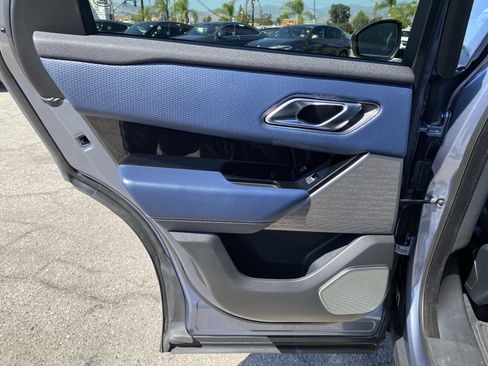 Used 2019 Land Rover Range Rover Velar R-Dynamic SE AWD/4WD image 18