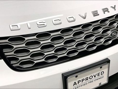 Certified 2025 Land Rover Discovery S image 31