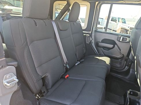 Used 2021 Jeep Wrangler Unlimited Sport AWD/4WD image 28