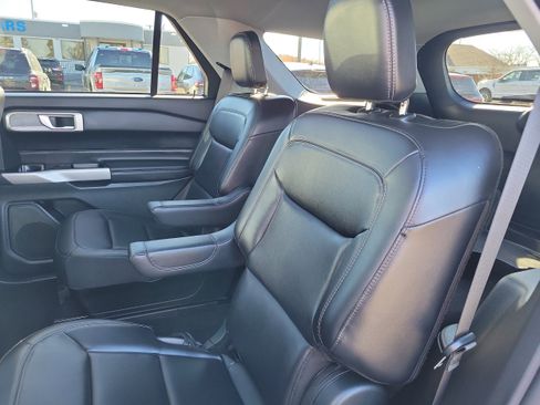 Used 2023 Ford Explorer XLT w/ Equipment Group 202A image 11