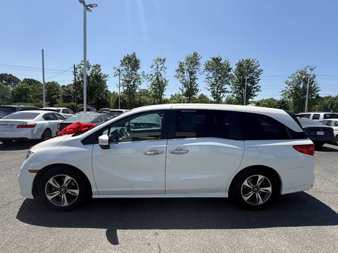 Used 2018 Honda Odyssey Touring image 3