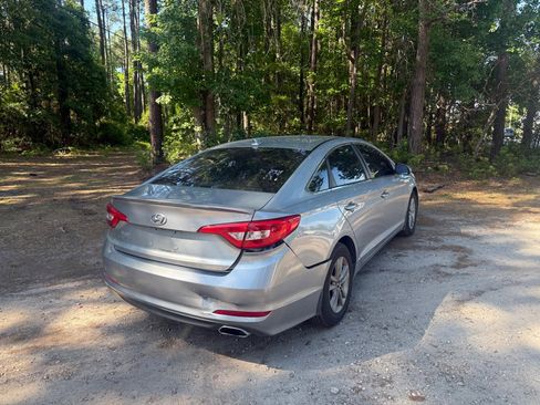 Used 2015 Hyundai Sonata SE FWD image 5