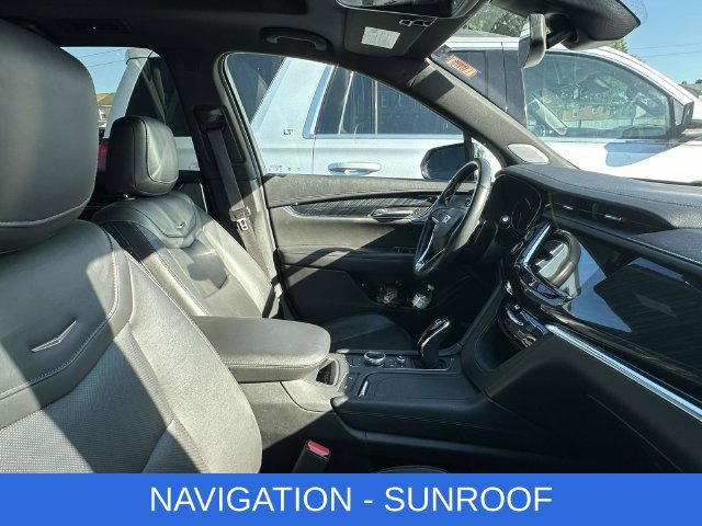 Used 2021 Cadillac XT6 Premium Luxury AWD/4WD image 2