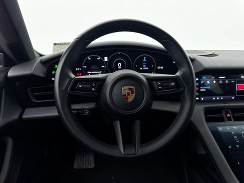 Used 2022 Porsche Taycan RWD image 3