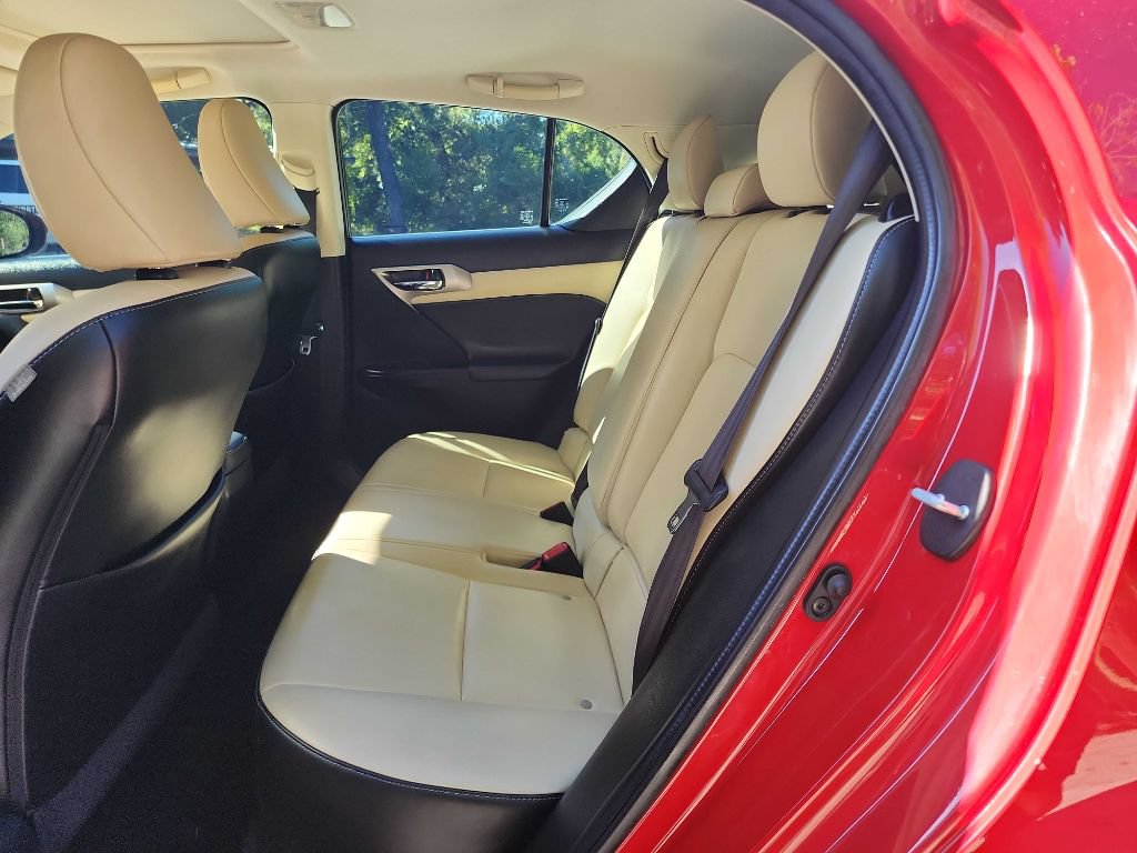 Used 2015 Lexus CT 200h w/ Seat Comfort Package FWD image 27