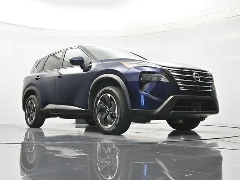 Certified 2024 Nissan Rogue SV FWD image 38