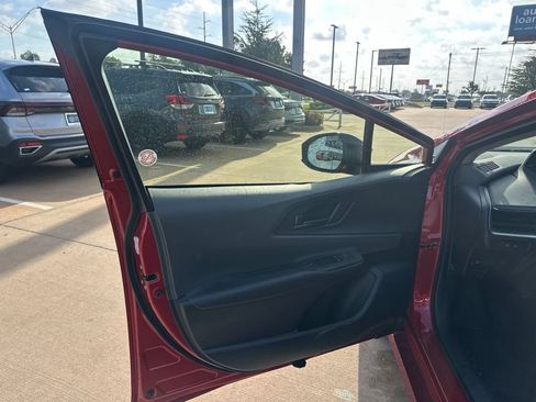 Used 2026 Toyota Prius LE FWD image 10