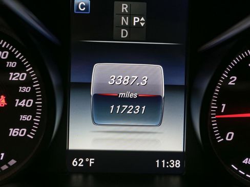 Used 2017 Mercedes-Benz C 300 4MATIC Sedan image 38