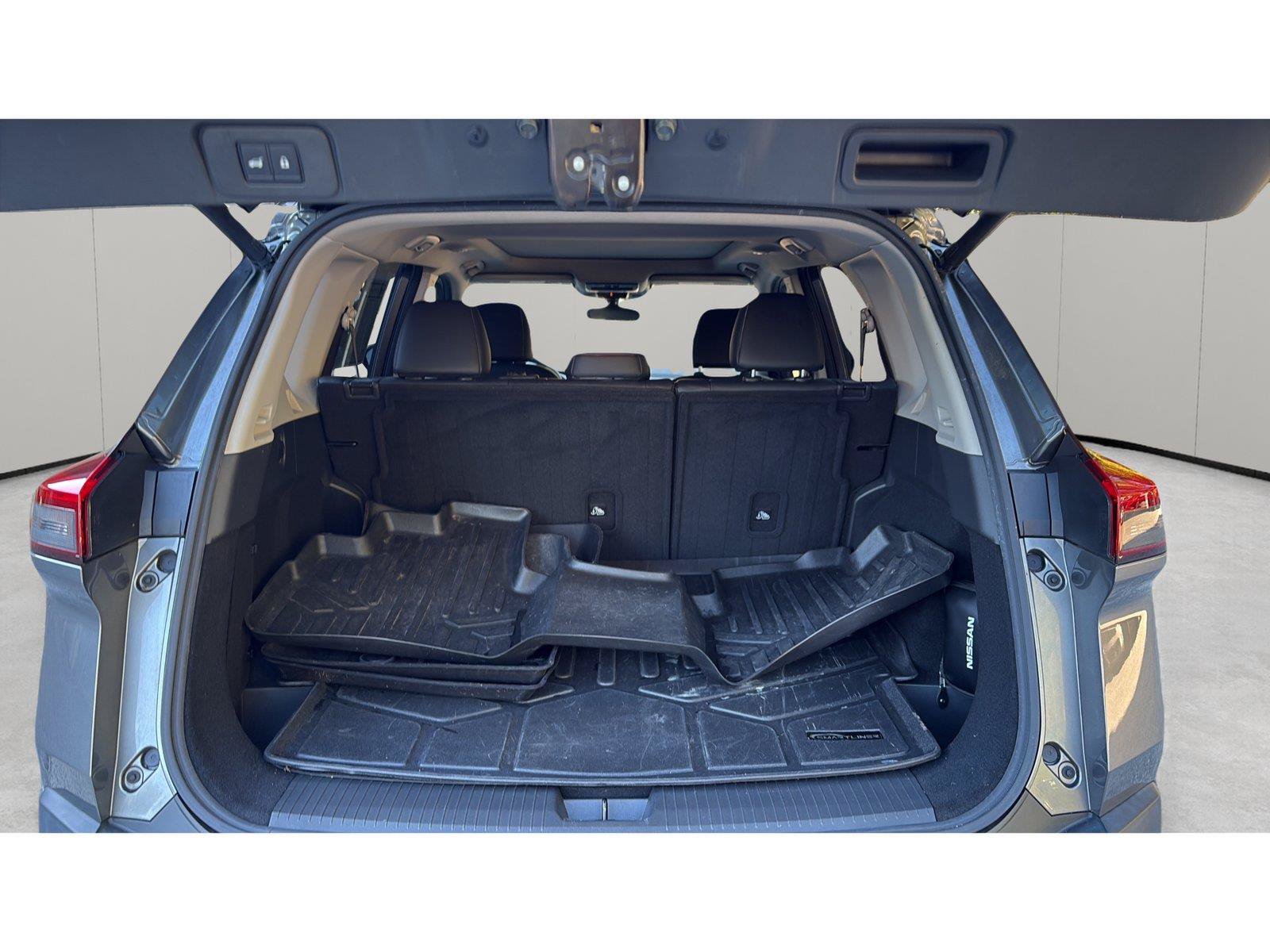 Used 2021 Nissan Rogue SV w/ Premium Package AWD/4WD image 12