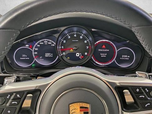 Used 2023 Porsche Cayenne Platinum Edition image 16