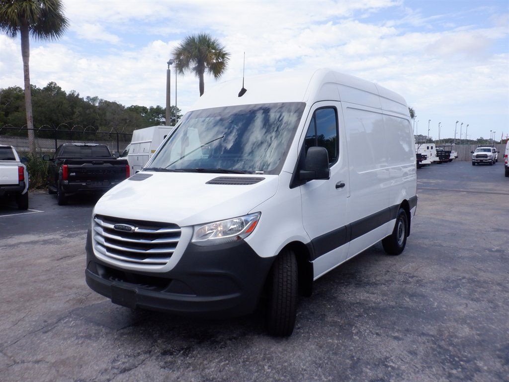 Used 2021 Freightliner Sprinter 2500 RWD image 23