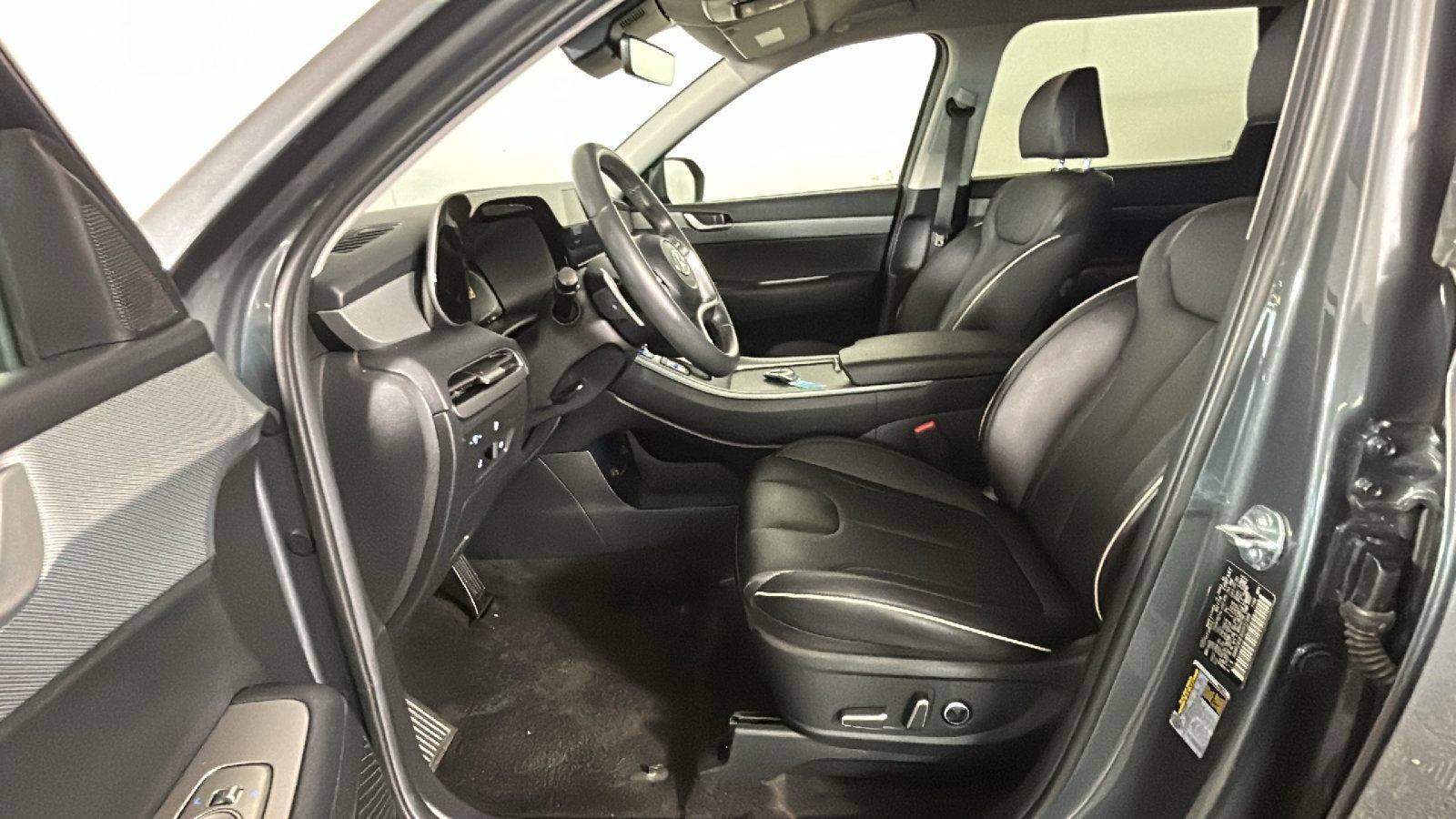 Used 2025 Hyundai Palisade SEL FWD image 13