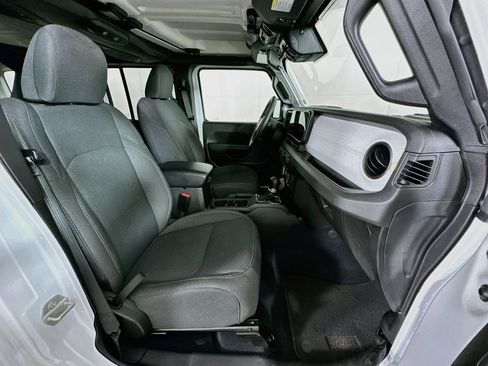 Used 2024 Jeep Wrangler Unlimited w/ Convenience Group AWD/4WD image 28