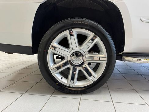 Used 2017 Cadillac Escalade Premium Luxury image 69