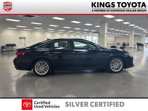 Certified 2019 Toyota Avalon Limited w/ Advanced Safety Package FWD image 9