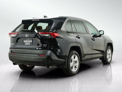 Used 2021 Toyota RAV4 XLE w/ Convenience Package AWD/4WD image 5
