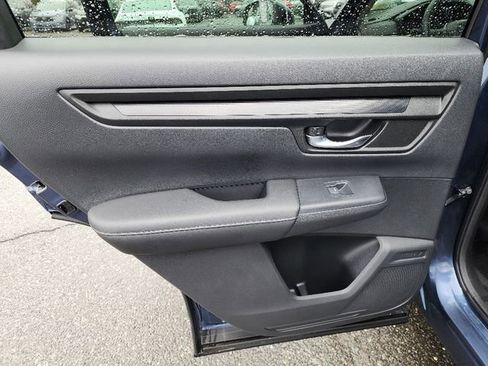Used 2025 Honda CR-V LX image 23