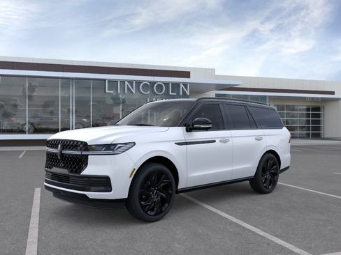 New 2026 Lincoln Navigator Black Label AWD/4WD image 1