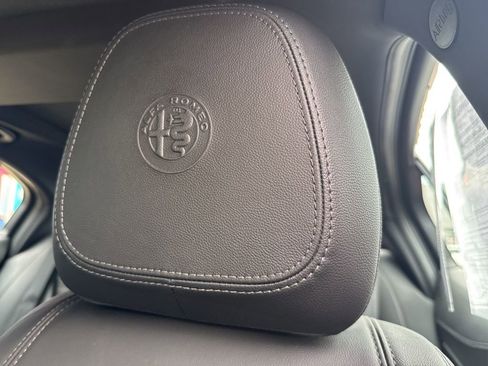 Used 2022 Alfa Romeo Giulia Veloce image 28