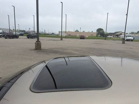 Used 2003 Ford Taurus SEL FWD image 4