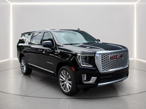 Used 2022 GMC Yukon XL Denali AWD/4WD image 7