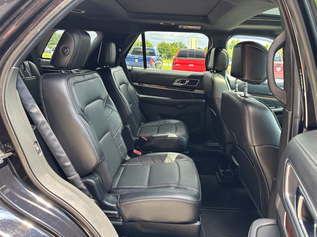 Used 2017 Ford Explorer Platinum AWD/4WD image 38