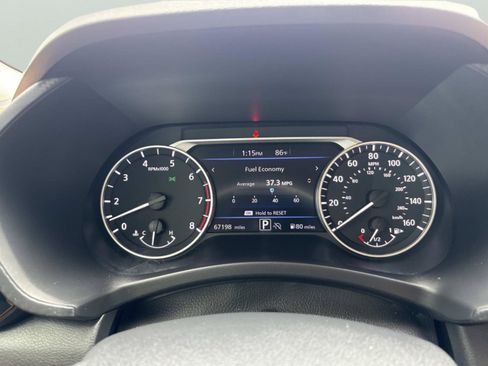 Used 2024 Nissan Sentra SV w/ SV Premium Package FWD image 32