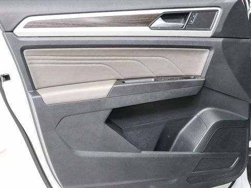 Used 2022 Volkswagen Atlas SE w/ Panoramic Sunroof Package FWD image 23