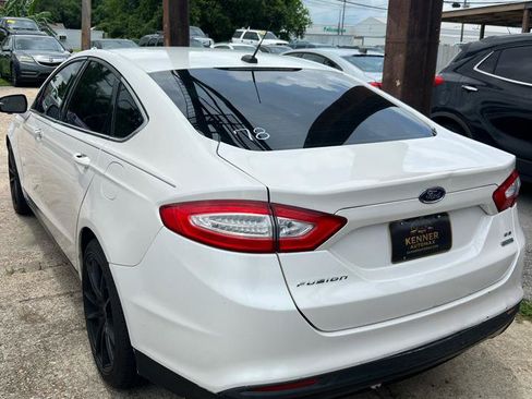 Used 2015 Ford Fusion SE w/ Equipment Group 202A FWD image 5