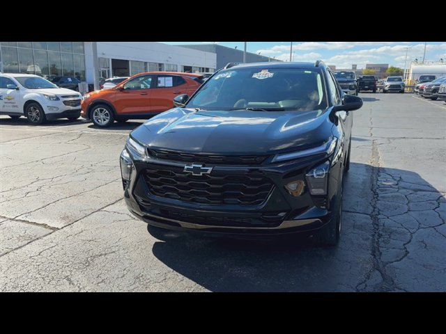 Certified 2024 Chevrolet Trax ACTIV w/ Sunroof Package FWD image 3