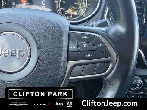 Used 2020 Jeep Cherokee Limited AWD/4WD image 21